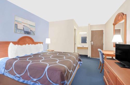 Scotchtown Hotel | Super 8 by Wyndham Middletown