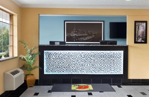 Whites Creek Hotel | Super 8 by Wyndham Whites Creek/Nashville NW Area
