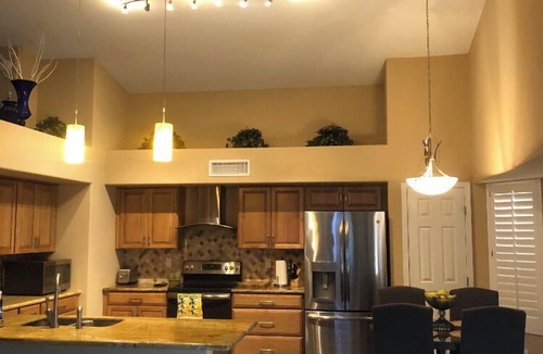Monarch House | Superb location ! Excellent Weather! What are you waiting for?