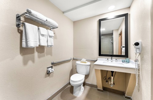 Reading Hotel | SureStay Plus by Best Western Reading North