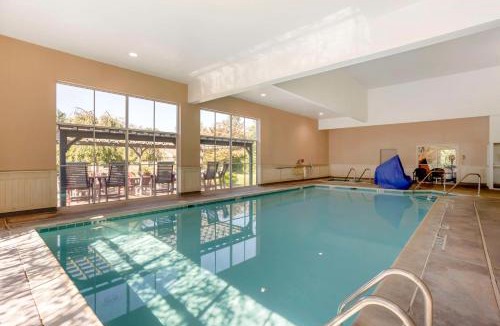 Gordonville Hotel | SureStay Studio by Best Western Paradise Lancaster County