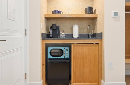 Ventnor City Hotel | Surrey Beach House