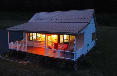 Elliottsburg Cottage | Surrounded by quiet fields and woods