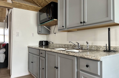 North Versailles Cottage | Take it easy at this unique and tranquil getaway.