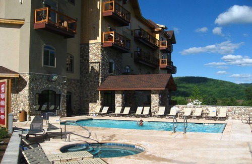 Ellicottville Condo | Tamarack Club At Holiday Valley Ski in/out Deluxe Condo w/Mini Kitchen Sleeps 4