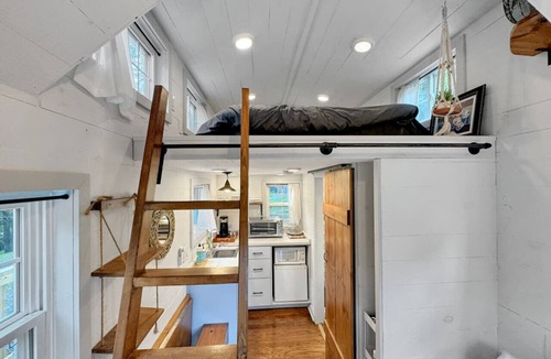 Summersville House | The Acorn - Cozy Retreat in the Heart of Summersville