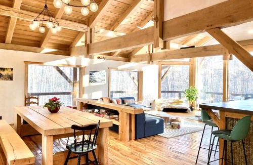 Summersville Hostel | The Arete Hostel and Suites