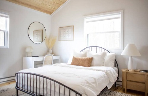 Claryville House | The Black Lodge: A cozy, modern Catskills getaway