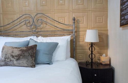Bisbee House | The Block Basic Room - Queen