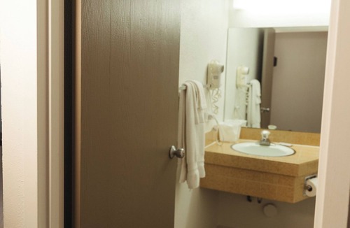 East Boulder Hotel | The Boulder Broker