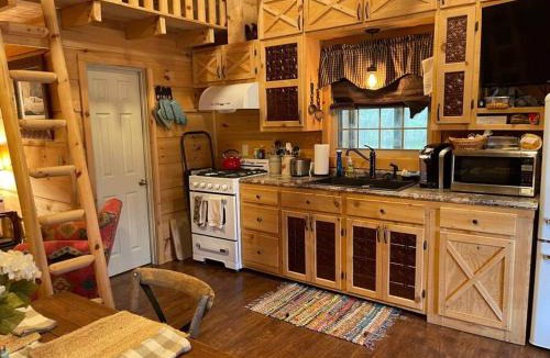 Jamestown House | The Cabin at Crockett Creek