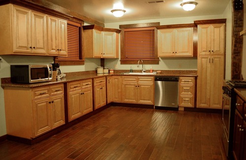 Winesburg House | The Chestnut Barn built in 1830 is nestled in the quaint Amish town of Winesburg