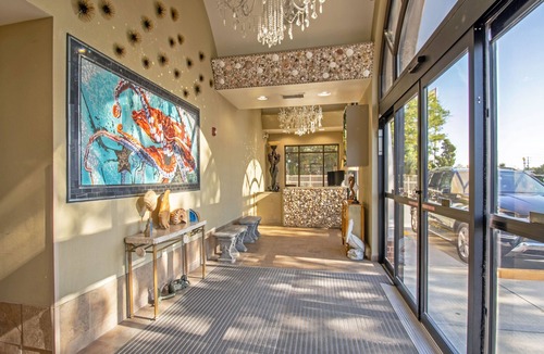 Northeast Virginia Beach Condo | The Colony Virginia Beach by TripForth