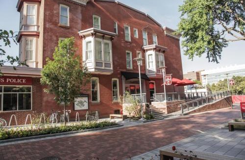 North Philadelphia East Hotel | The Conwell Inn