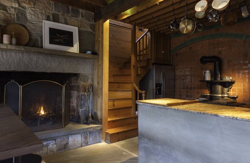 Layton House | The Cottage at Bluestone Falls (90 mins from NYC)