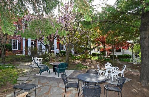 Berkeley Springs Hotel | The Country Inn of Berkeley Springs