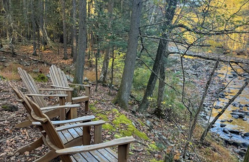 Mount Marion Apartment | The Creek House - Secluded Stay 10min to Woodstock & Saugerties