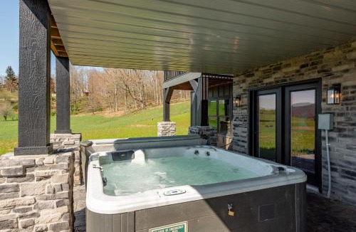 Swanton House | The Crooked Oak Lodge Deep Creek Indoor Pool-Hot Tub-Dogs Welcome