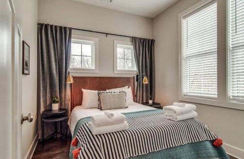 Historic Waverly House | The Dahlia