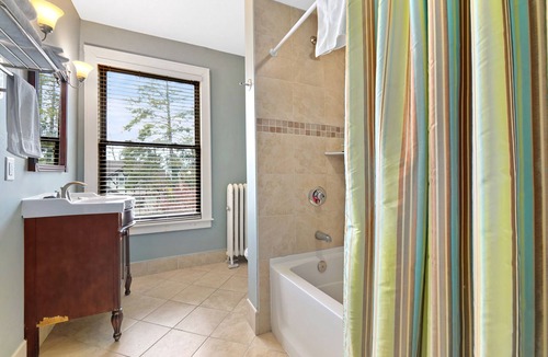 Summit House | The DeBary Inn