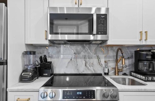 Kingman Park Apartment | The District Dwelling+New Renovation, 3 Bedroom