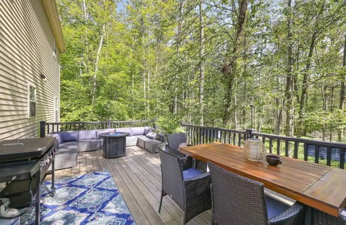 Paupackan Lake House | The Escape In The Hideout -sleeps 13
