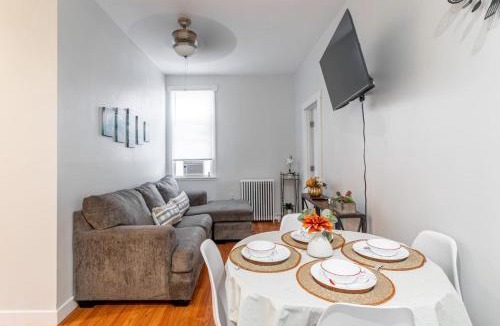 Constable Hook House | The Grand Retreat 9BR 4BA Near NYC and Airport