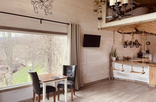 Weston Cabin | The "Hang-over" Winery Treehouse