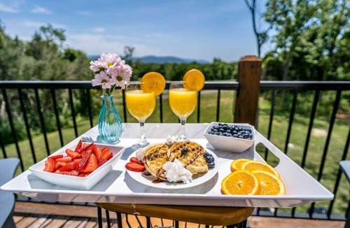Front Royal House | The Haven: Country Escape with Gorgeous Views