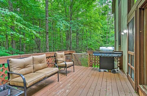 Lake Ariel House | The Hideout Cottage with Access to Lakes and Ski Slope