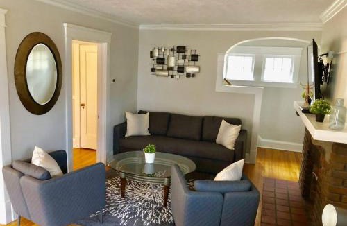 Lakewood House | The House Hotels - Thoreau #3 - Centrally Located in Lakewood - 10 Minutes to Downtown Attractions