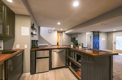 Loveland Apartment | The Hummingbird Hideaway with a Hillside View