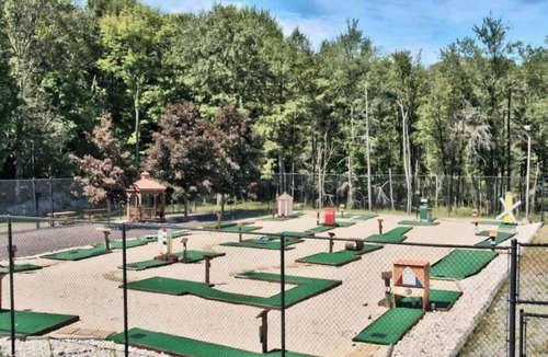 Pocono Summit Apartment | The Hut House 3BR, 3BA, Game Room Massage Chair!