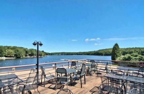 Pocono Summit Apartment | The Hut House 3BR, 3BA, Game Room Massage Chair!