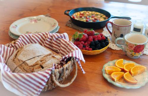 Whitley City Bed & Breakfast | The Inn at Beulah Farm - The Barn