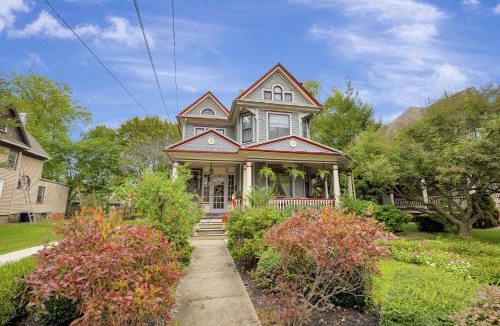 Pitman Bed & Breakfast | The Inn on Holly B&B