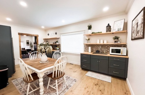 Low Moor Apartment | The Iron and Gold Retreat- Room #1 Private Suite