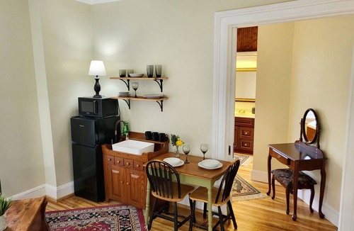 Frederick House | The Jarboe Suite on historic Manor House grounds!