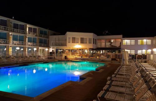 Wildwood Crest Hotel | The Jolly Roger Motel