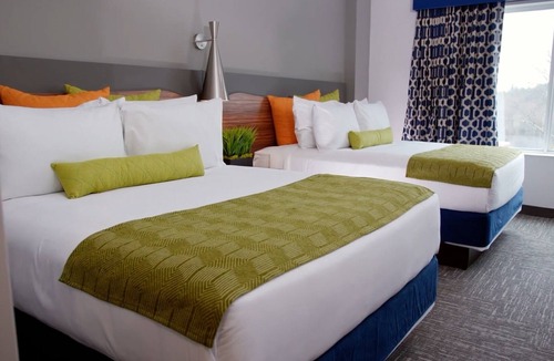 Monticello Hotel | The Kartrite Resort & Indoor Waterpark