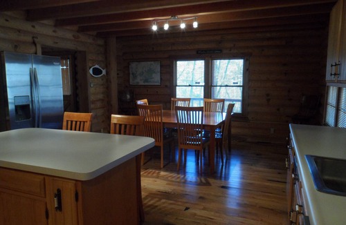 Big Creek Cabin | 'The Lakefront Lodge' - Spacious Lakefront 3 Bedroom W/Private Covered Dock