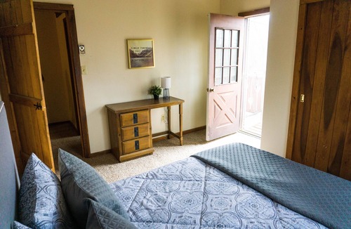 Kabletown Apartment | The Love Cottage in Harpers Ferry by the lake!