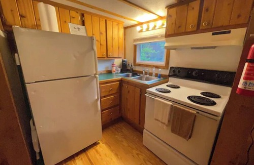 Ansted Cabin | The Oak Oasis - Gorgeous views and a hot tub