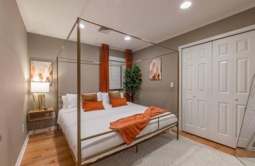 Constable Hook Apartment | The Orange Oasis