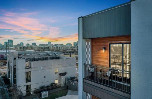 Nashville House | The Outlaw in Downtown Nashville by Nautical Properties