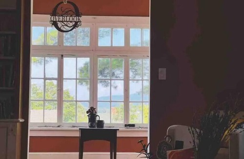 Newburgh House | The Overlook 350- Where Family and Friends Retreat