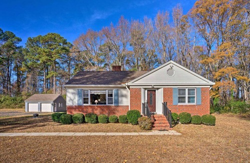Weems House | 'The Oyster Bed' Retreat w/Pool & Game Room