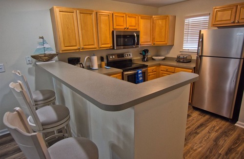 Rehoboth Beach House | The Palms * 2BR LUXURY CONDO w FREE POOL ACCESS - Sleeps 7