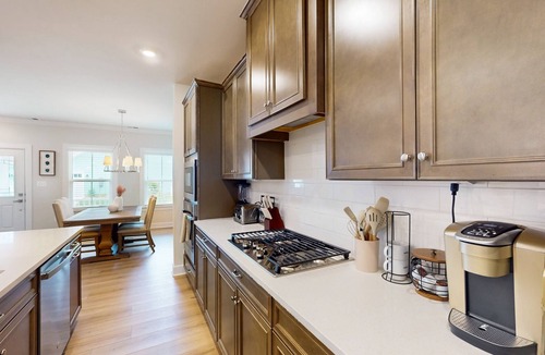 Long Neck Condo | The Peninsula spacious condo w/community pool, hot tub, tennis courts
