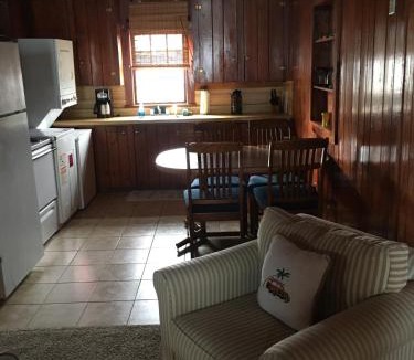 Kitty Hawk House | The Pirates' Retreat cottage